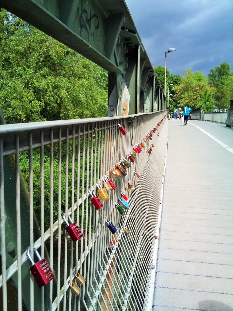 Regensburg, Grieser Steg, padlocks
